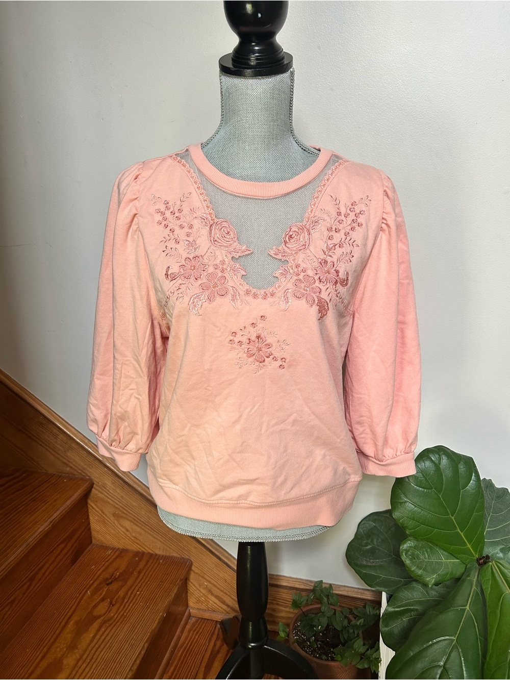 Cato Collection Limited Edition Pink Embroidered Puff-Sleeve vintage Sweatshirt